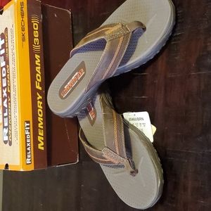 Sketchers relaxes fit memory foam sandals